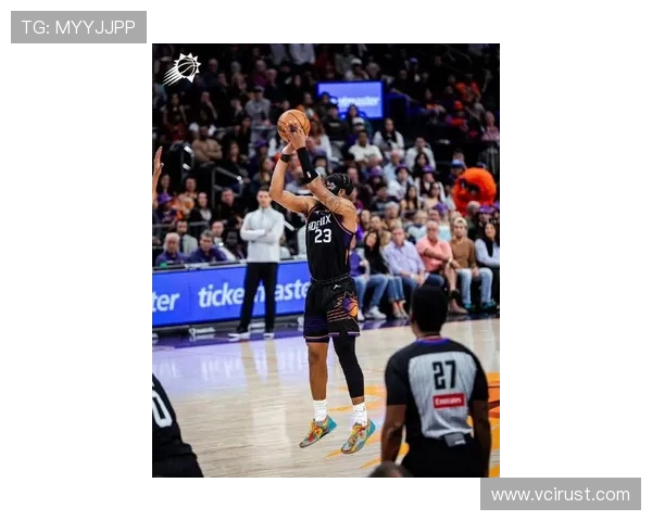 布克砍43分创赛季新高 自信称爱在此打球