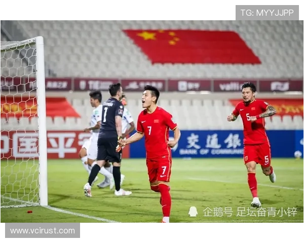 李昊门线神扑再现，媒体人热议国足新核心